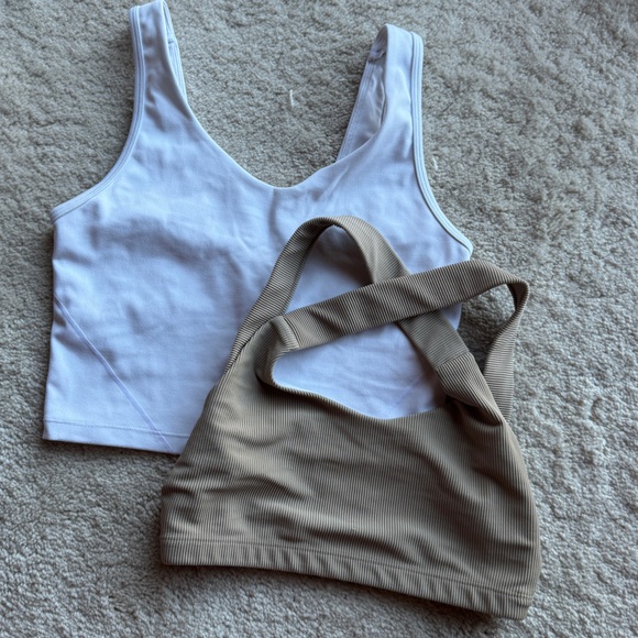 Sports bras - Picture 1 of 6